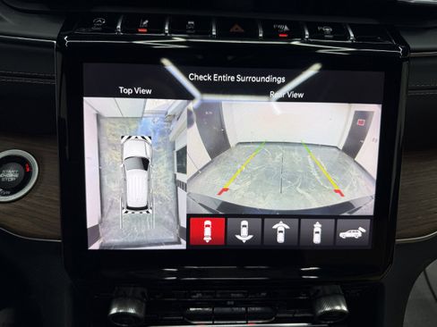 Used 2022 Jeep Grand Cherokee L Summit w/ Luxury Tech Group V image 24