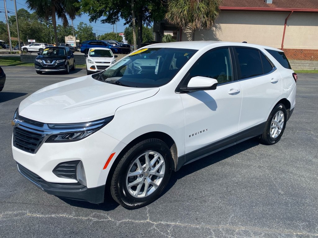 Used 2024 Chevrolet Equinox LT FWD image 1