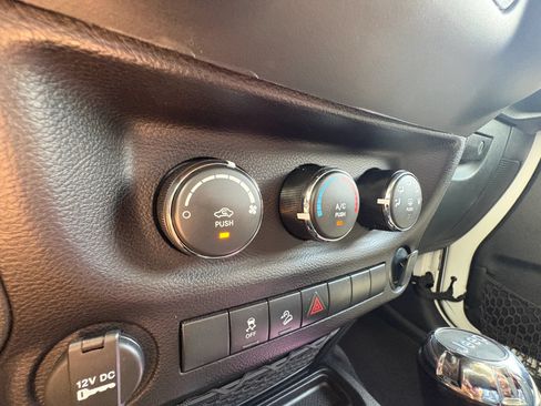 Used 2016 Jeep Wrangler Unlimited Sport w/ Connectivity Group AWD/4WD image 13