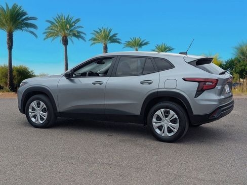 Used 2024 Chevrolet Trax LS w/ Driver Confidence Package image 3