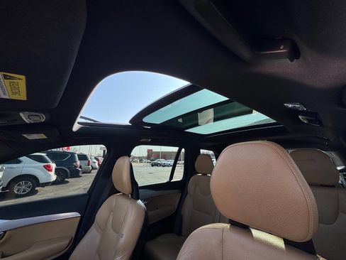 Used 2017 Volvo XC90 T6 Momentum w/ Vision Package image 31