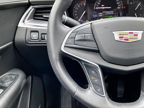 Used 2017 Cadillac XT5 Luxury w/ Driver Awareness Package FWD image 16