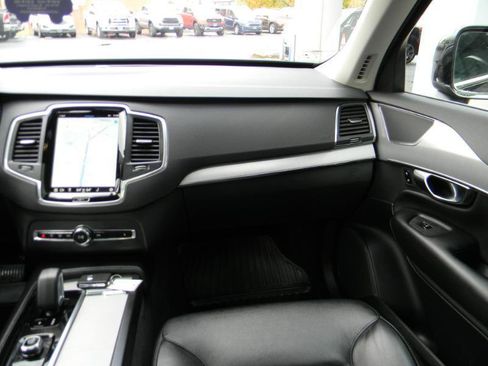 Used 2023 Volvo XC90 B5 Core w/ Protection Package Premier AWD/4WD image 18