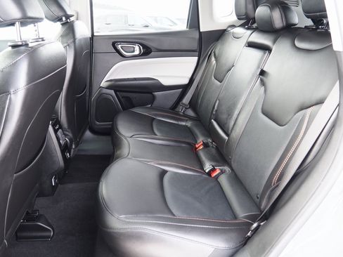 Used 2022 Jeep Compass Limited image 7