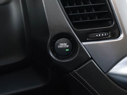 Used 2016 Chevrolet Suburban LT image 35