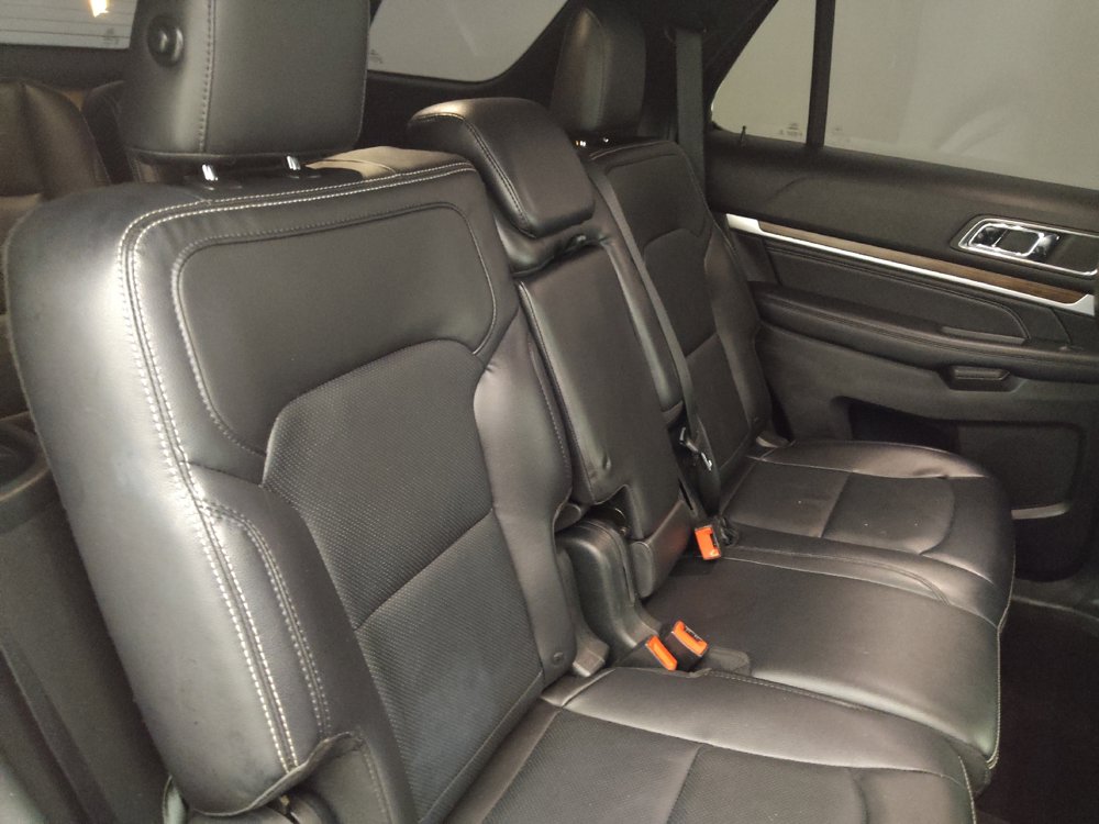Used 2019 Ford Explorer Limited w/ Class III Trailer Tow Package FWD image 19