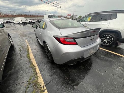 Used 2023 Toyota GR86 Premium w/ ALL Weather Mat Package (TMS) RWD image 3