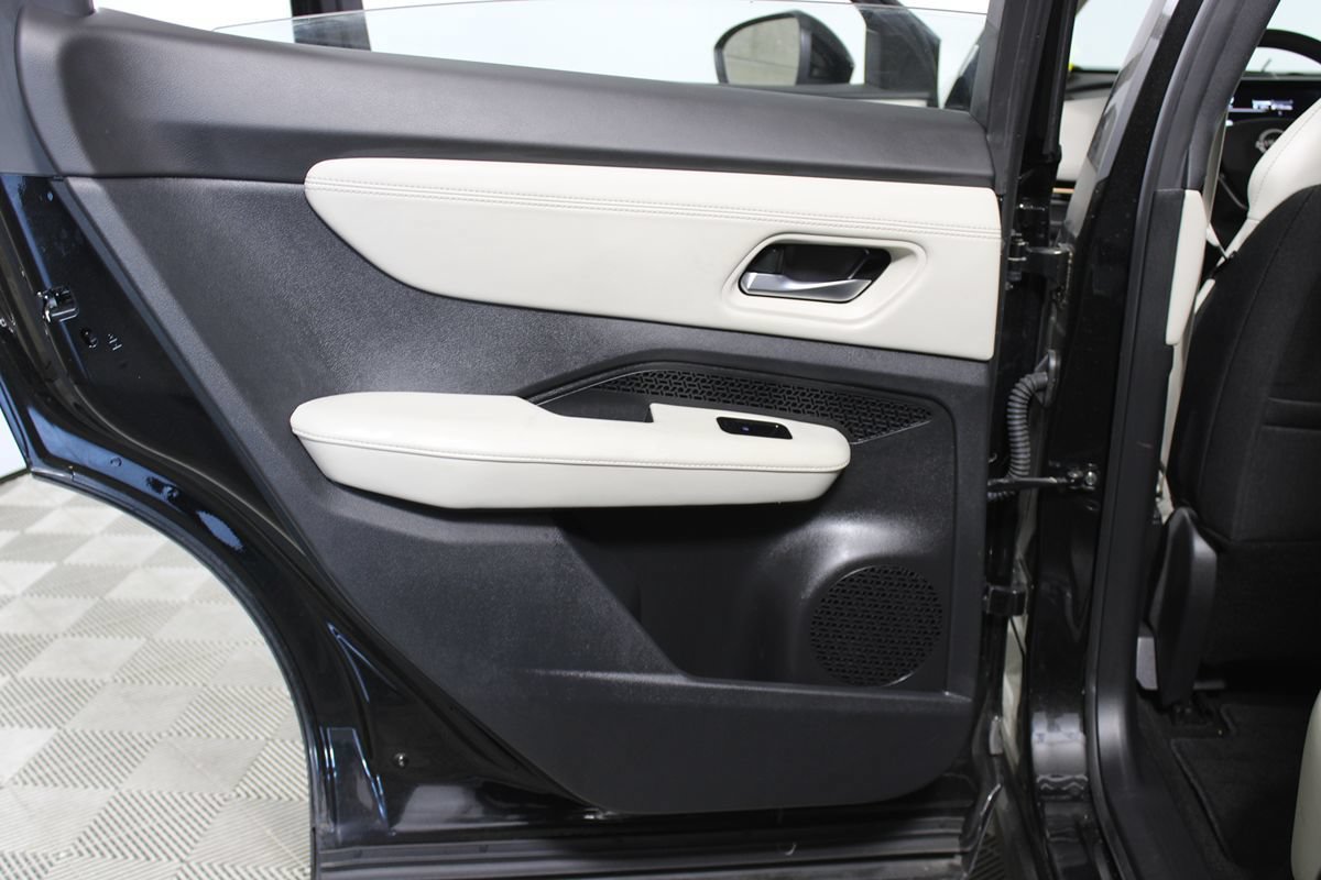 Used 2023 Nissan Ariya FWD image 23