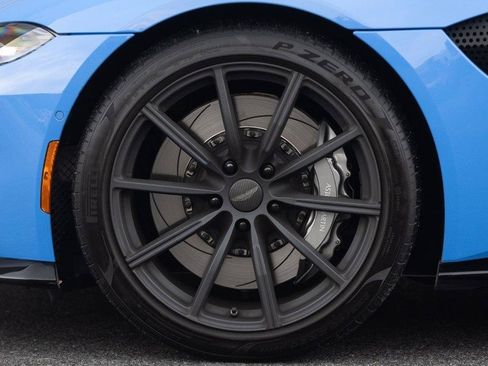 Used 2021 Aston Martin V8 Vantage Coupe RWD image 35