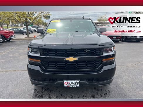 Used 2018 Chevrolet Silverado 1500 Custom w/ Custom Value Package AWD/4WD image 12