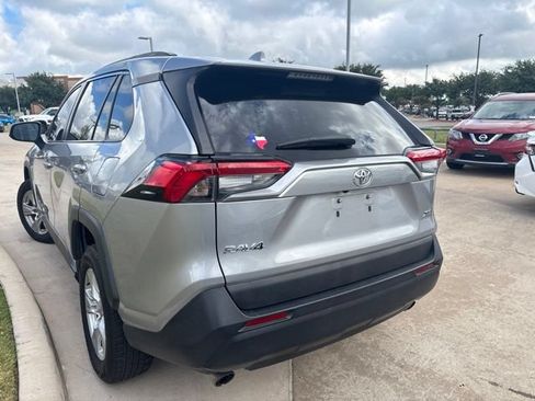 Used 2021 Toyota RAV4 XLE FWD image 4