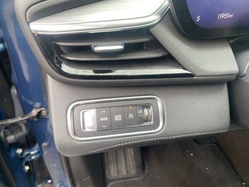 Used 2025 Buick Enclave Preferred image 17