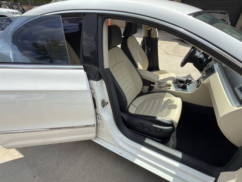 Used 2012 Volkswagen CC Lux Limited FWD image 22