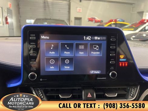 Used 2021 Toyota C-HR XLE image 28