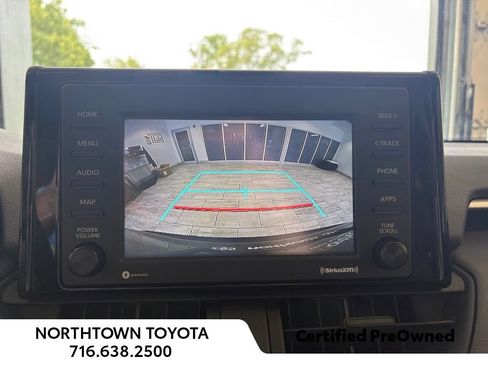Used 2022 Toyota RAV4 LE w/ Carpet Mat Package (TMS) AWD/4WD image 41