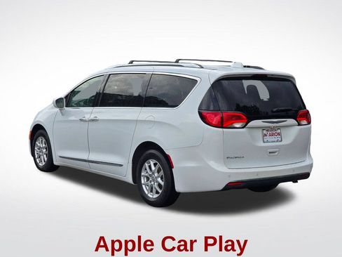 Used 2020 Chrysler Pacifica Touring-L FWD image 17