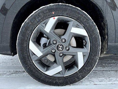 New 2025 Hyundai Venue SEL image 11