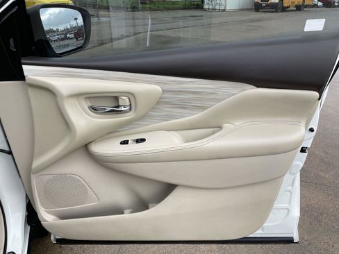 Used 2018 Nissan Murano SV image 43