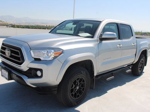 Certified 2022 Toyota Tacoma SR5 image 7