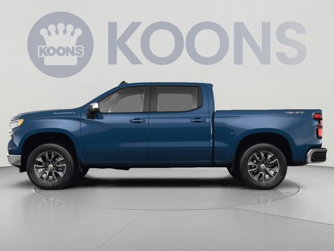 Used 2022 Chevrolet Silverado 1500 LT w/ Convenience Package II AWD/4WD image 2