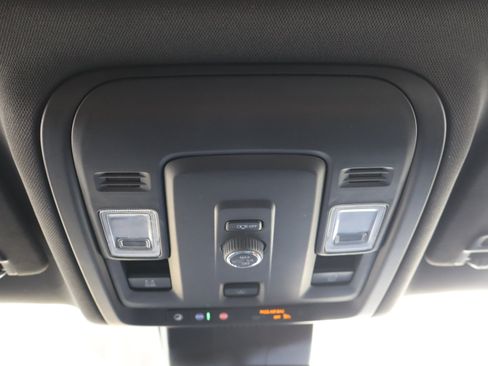 Certified 2025 Chevrolet Suburban Z71 w/ Sun And Tow Package image 29