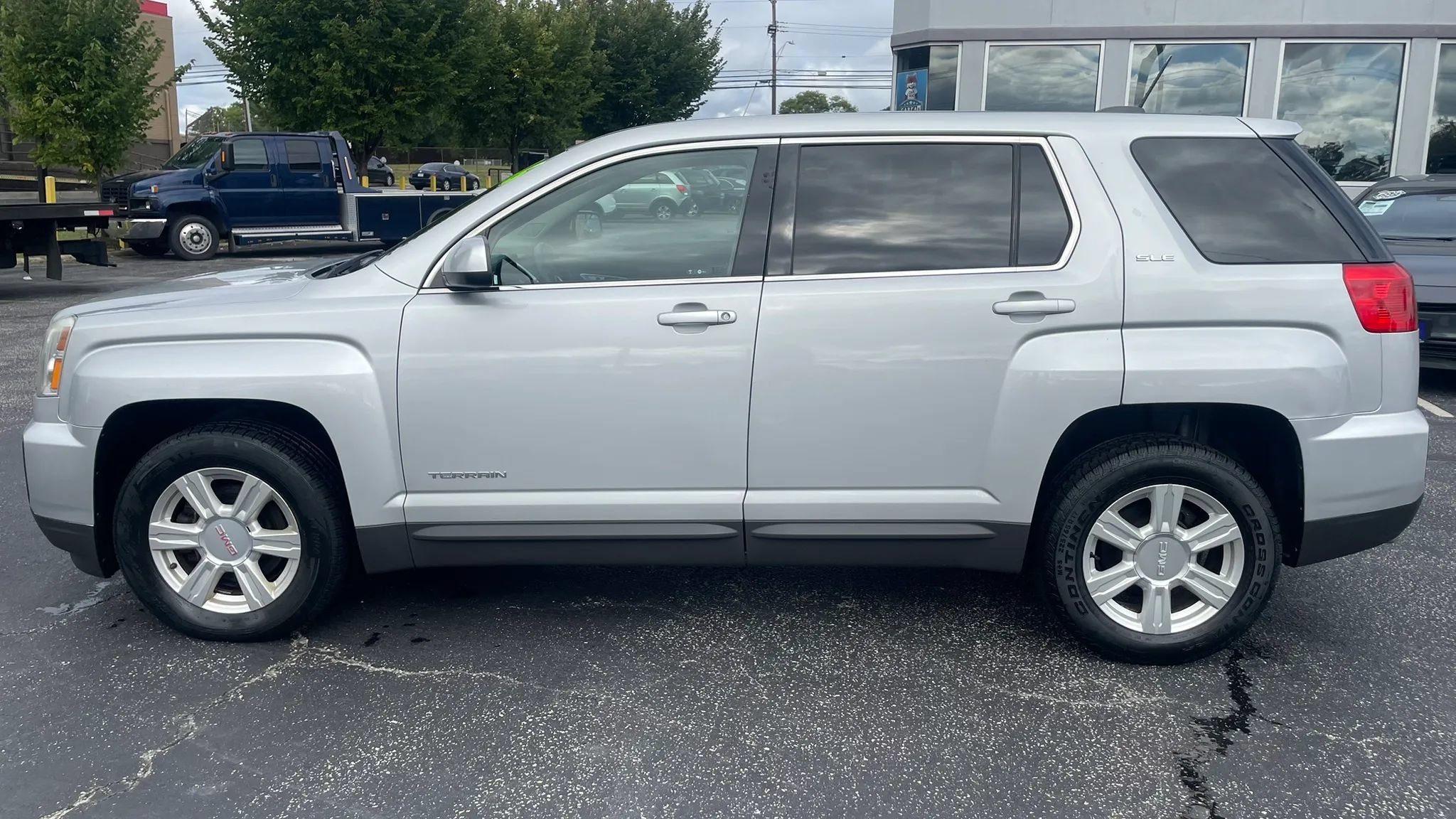 Used 2016 GMC Terrain SLE FWD image 8