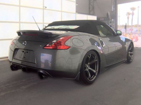 Used 2012 Nissan 370Z Touring RWD image 4