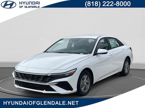 New 2026 Hyundai Elantra SE FWD image 1