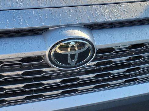 Used 2021 Toyota RAV4 Limited FWD image 30