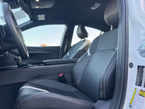 Used 2025 Toyota Camry SE image 16