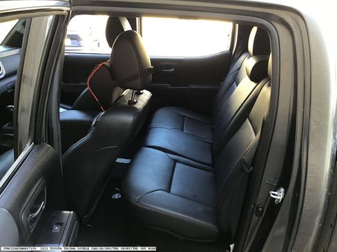 Used 2021 Toyota Tacoma TRD Off-Road w/ TRD Premium Off Road Package AWD/4WD image 9
