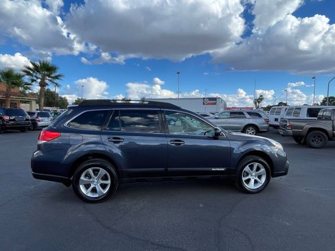Used 2013 Subaru Outback 2.5i Limited w/ Moonroof Pkg AWD/4WD image 6