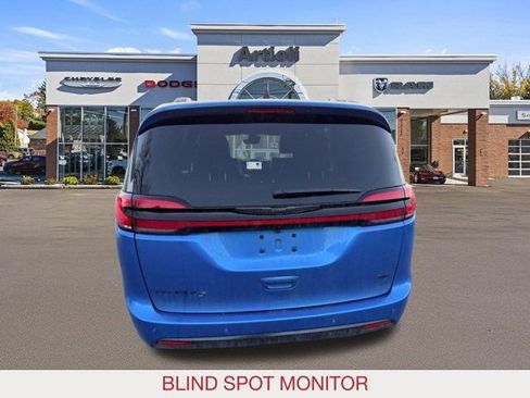 New 2026 Chrysler Pacifica Select w/ S Appearance Package image 6