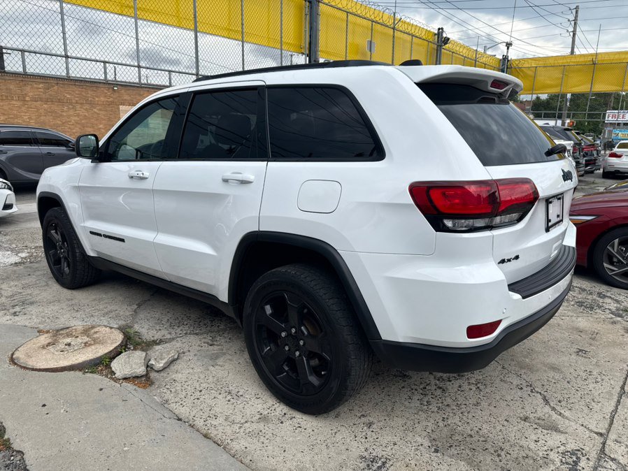Used 2019 Jeep Grand Cherokee Laredo AWD/4WD image 6