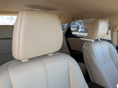 Used 2018 Toyota Avalon XLE image 3