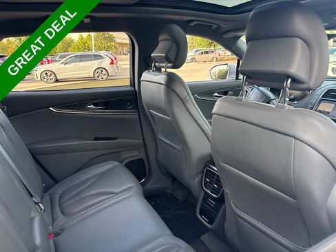Used 2019 Lincoln Nautilus Reserve FWD image 11