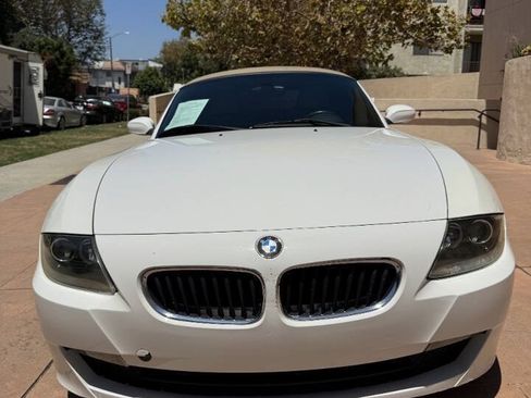 Used 2006 BMW Z4 3.0i RWD image 24