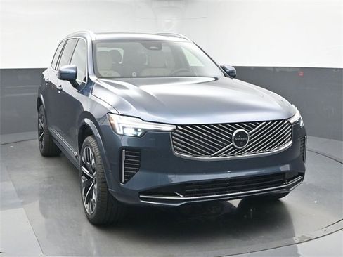 New 2026 Volvo XC90 B6 Plus w/ Protection Package Premier image 2