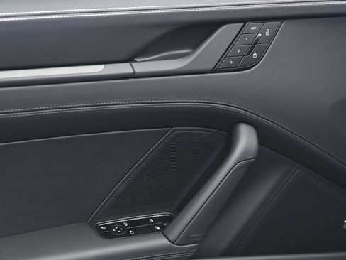 Certified 2025 Porsche 911 Carrera GTS image 23