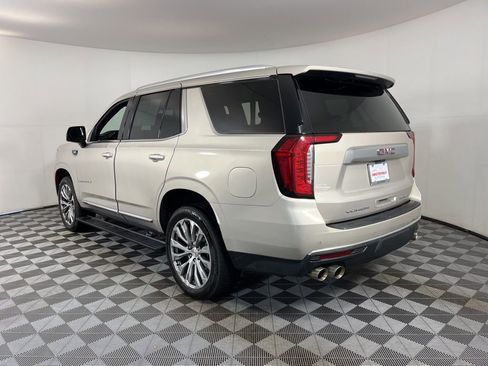 Used 2021 GMC Yukon Denali w/ Denali Premium Package image 18