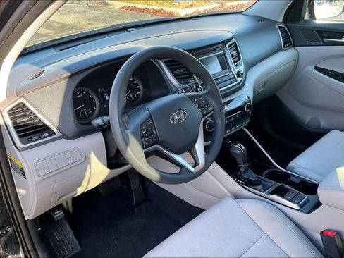 Used 2018 Hyundai Tucson SE image 14