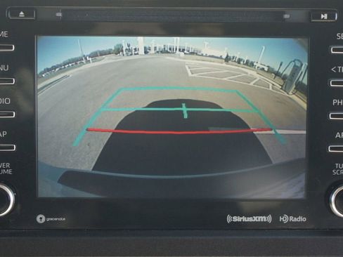 Used 2018 Toyota Sienna XLE Premium image 9