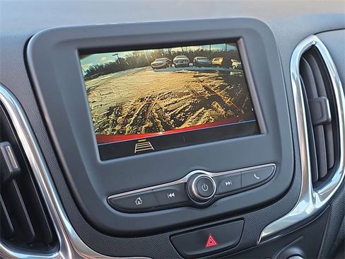 Used 2019 Chevrolet Equinox LT image 17