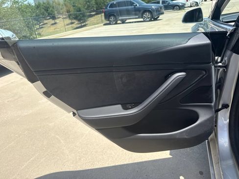 Used 2018 Tesla Model 3 Long Range RWD image 15