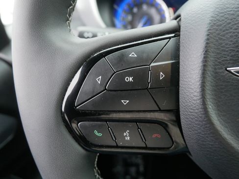 Used 2023 Chrysler Pacifica Touring image 24