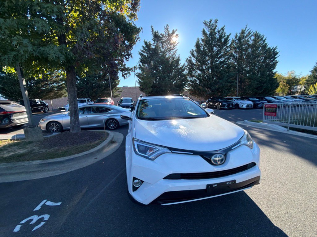 Used 2017 Toyota RAV4 XLE w/ Convenience Package AWD/4WD image 4