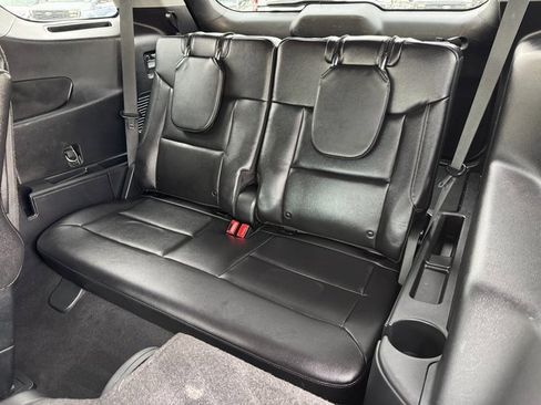 Used 2023 Ford Explorer Limited w/ Limited Technology Package image 18