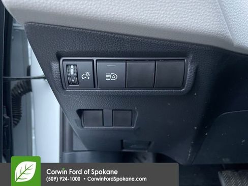 Used 2024 Toyota Corolla Cross L image 23