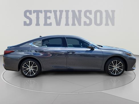 Used 2024 Lexus ES 350 w/ Premium Package FWD image 6