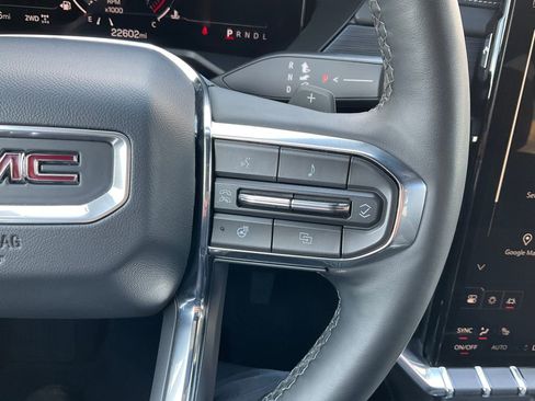 Used 2025 GMC Acadia Elevation AWD/4WD image 7